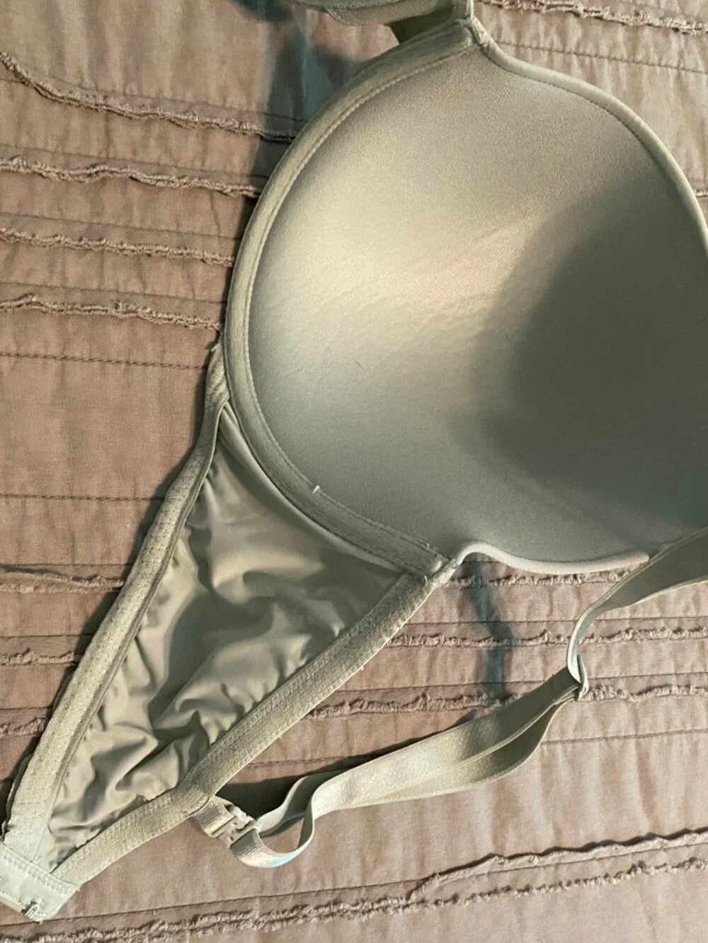 Victoria’s Secret - 36DDD - Lightly Lined T-Shirt Demi Bra - Pale Green Lace